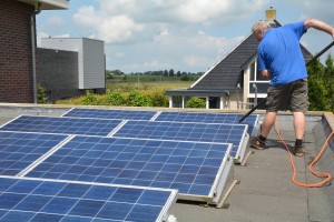 smeding-schoonmaak-leeuwarden-zonnepanelen-reinigen-01